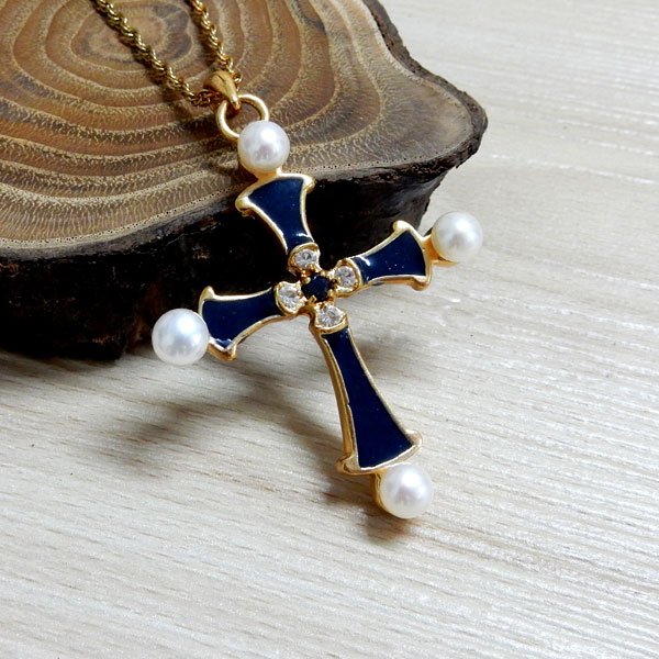 蓝宝石珍珠十字架项链